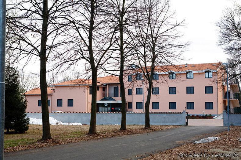 Hotel Villa Delle Rose - Malpensa Oleggio Esterno foto