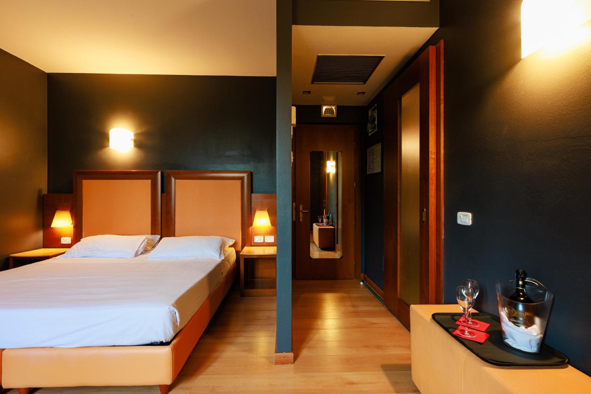 Hotel Villa Delle Rose - Malpensa Oleggio Esterno foto