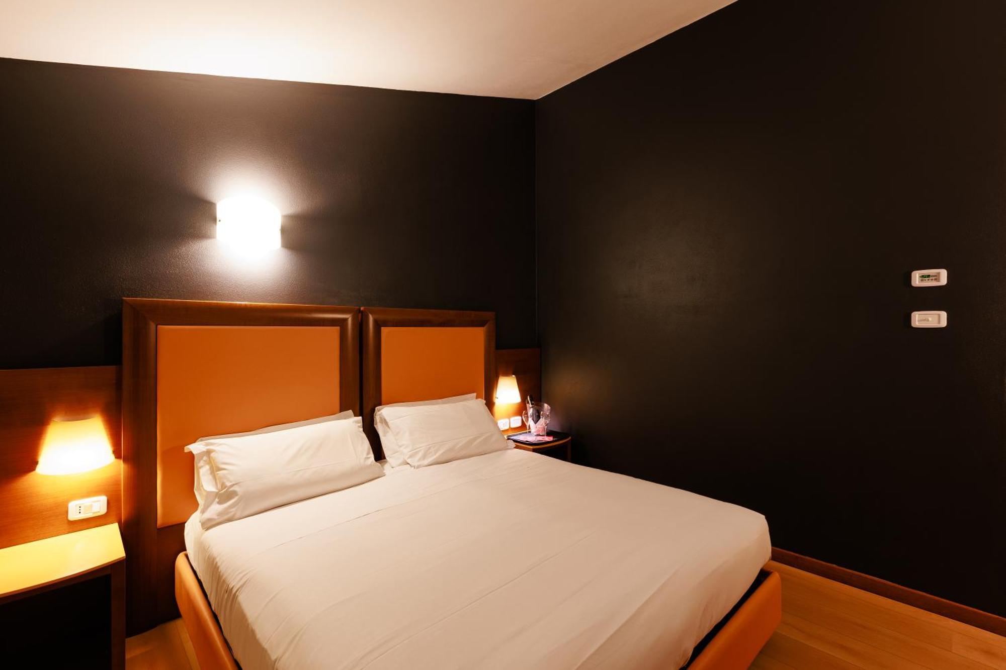 Hotel Villa Delle Rose - Malpensa Oleggio Esterno foto