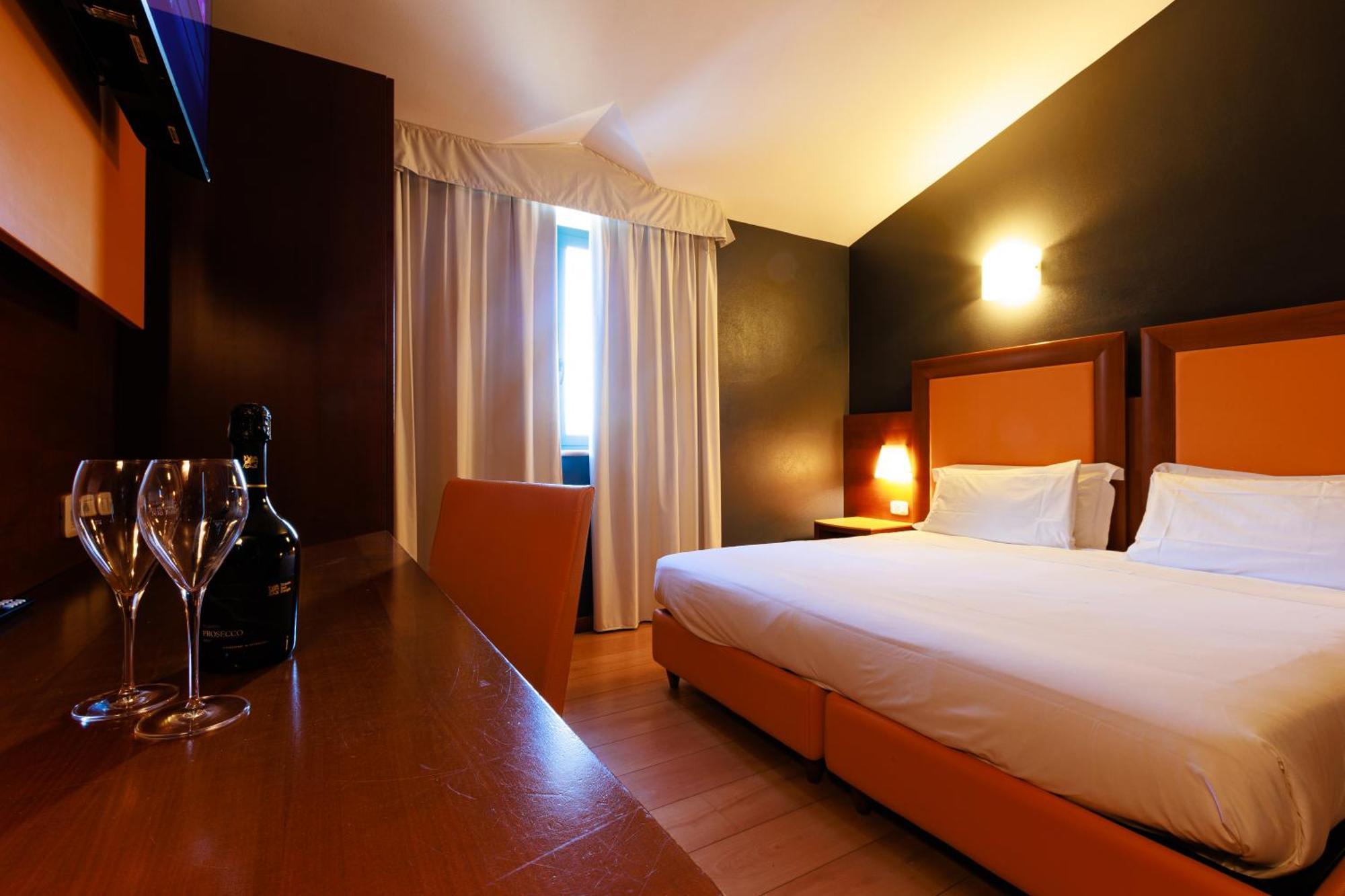 Hotel Villa Delle Rose - Malpensa Oleggio Esterno foto