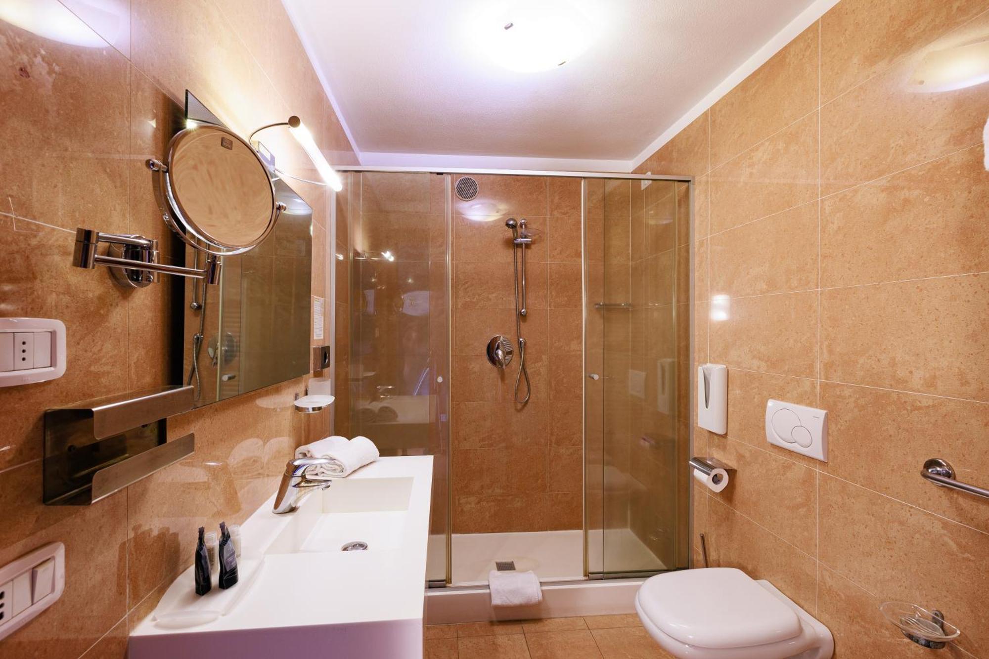 Hotel Villa Delle Rose - Malpensa Oleggio Esterno foto