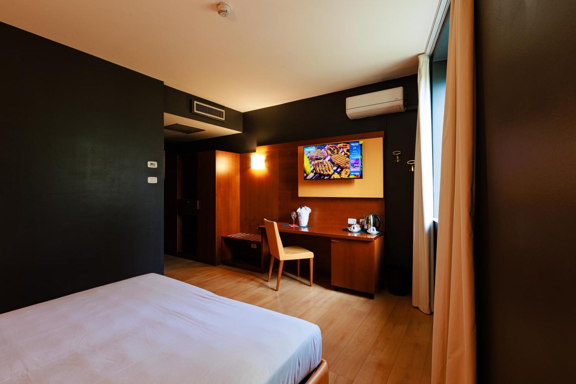Hotel Villa Delle Rose - Malpensa Oleggio Esterno foto