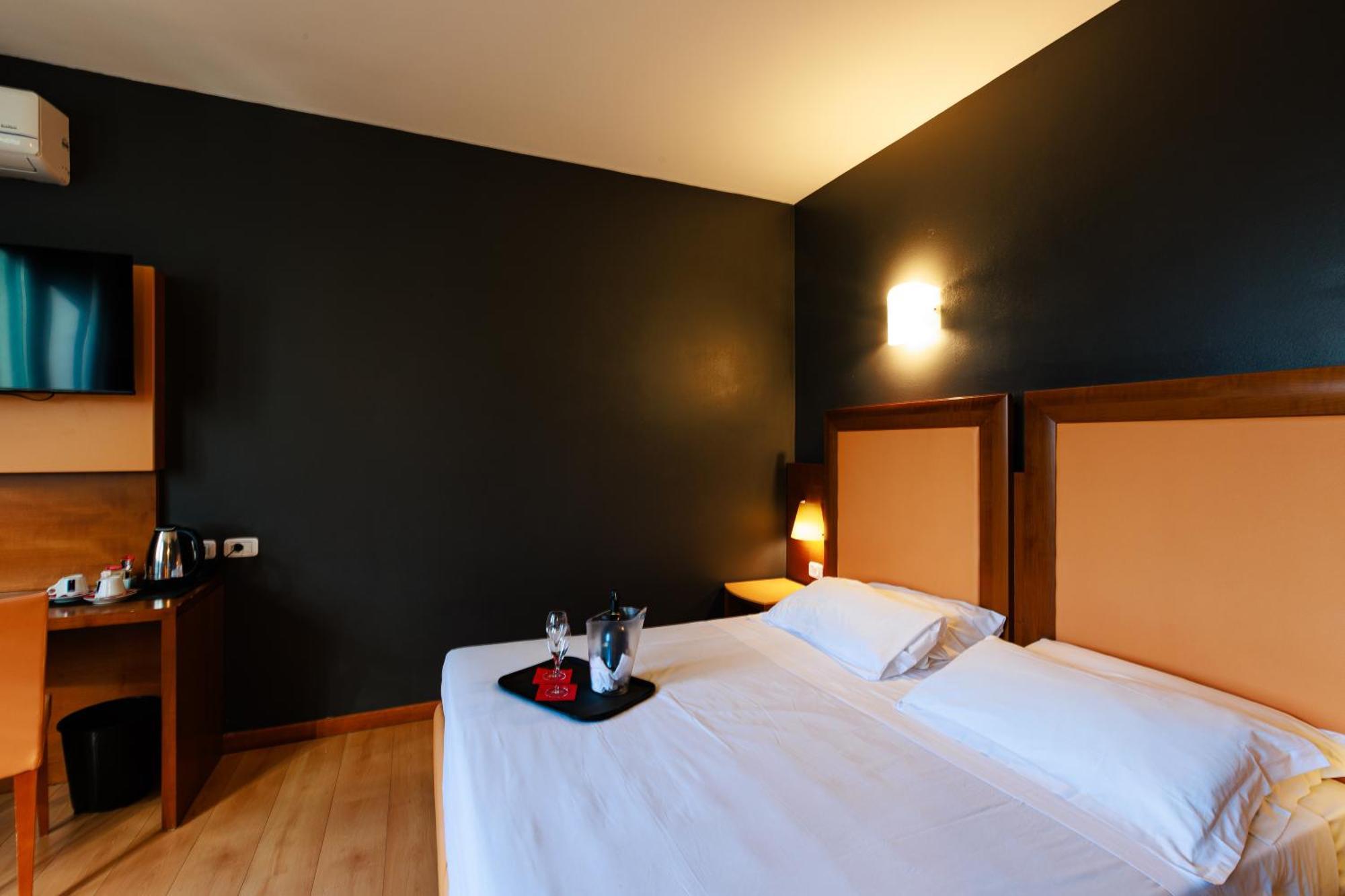 Hotel Villa Delle Rose - Malpensa Oleggio Esterno foto