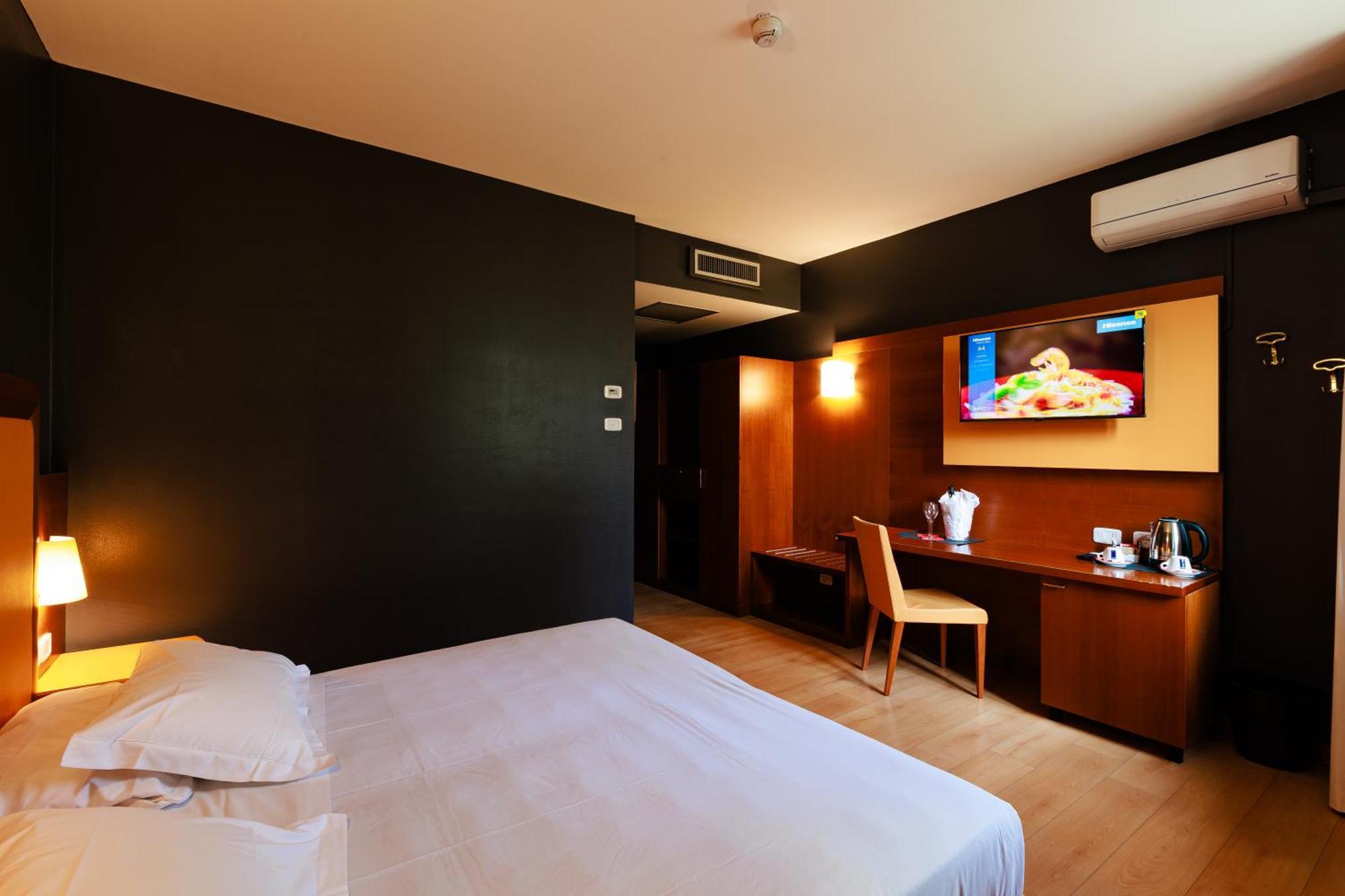Hotel Villa Delle Rose - Malpensa Oleggio Esterno foto