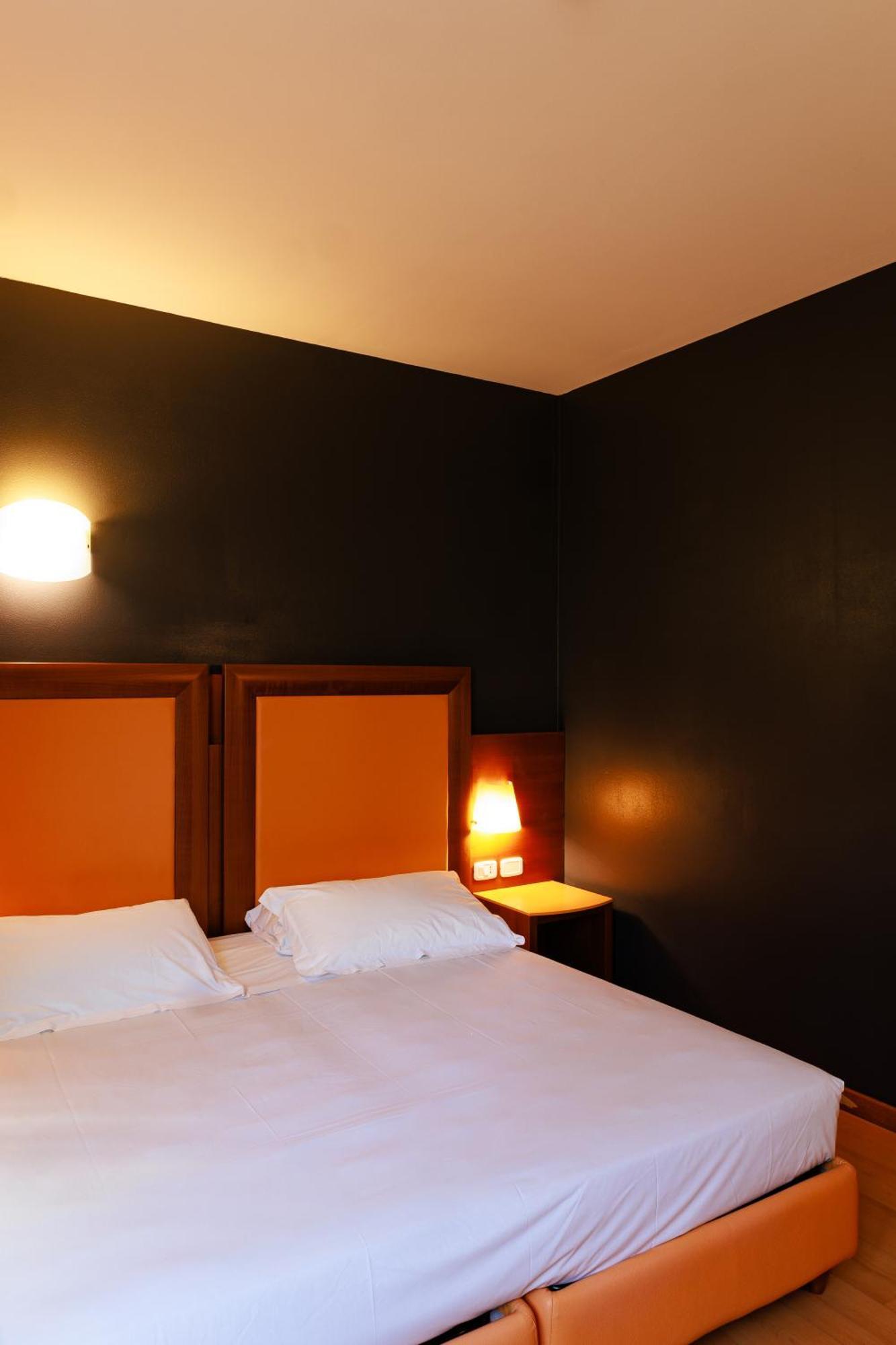 Hotel Villa Delle Rose - Malpensa Oleggio Esterno foto