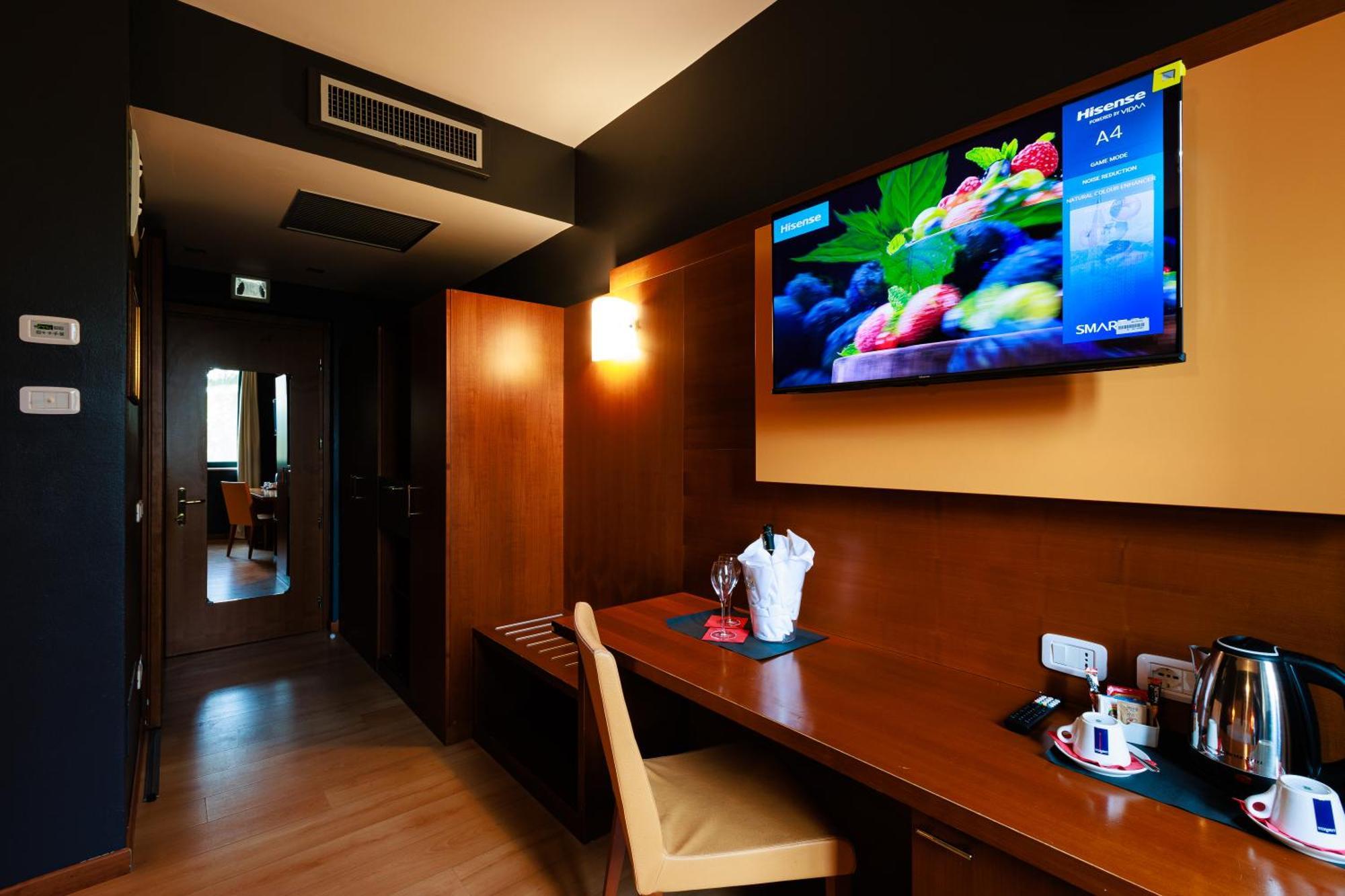 Hotel Villa Delle Rose - Malpensa Oleggio Esterno foto