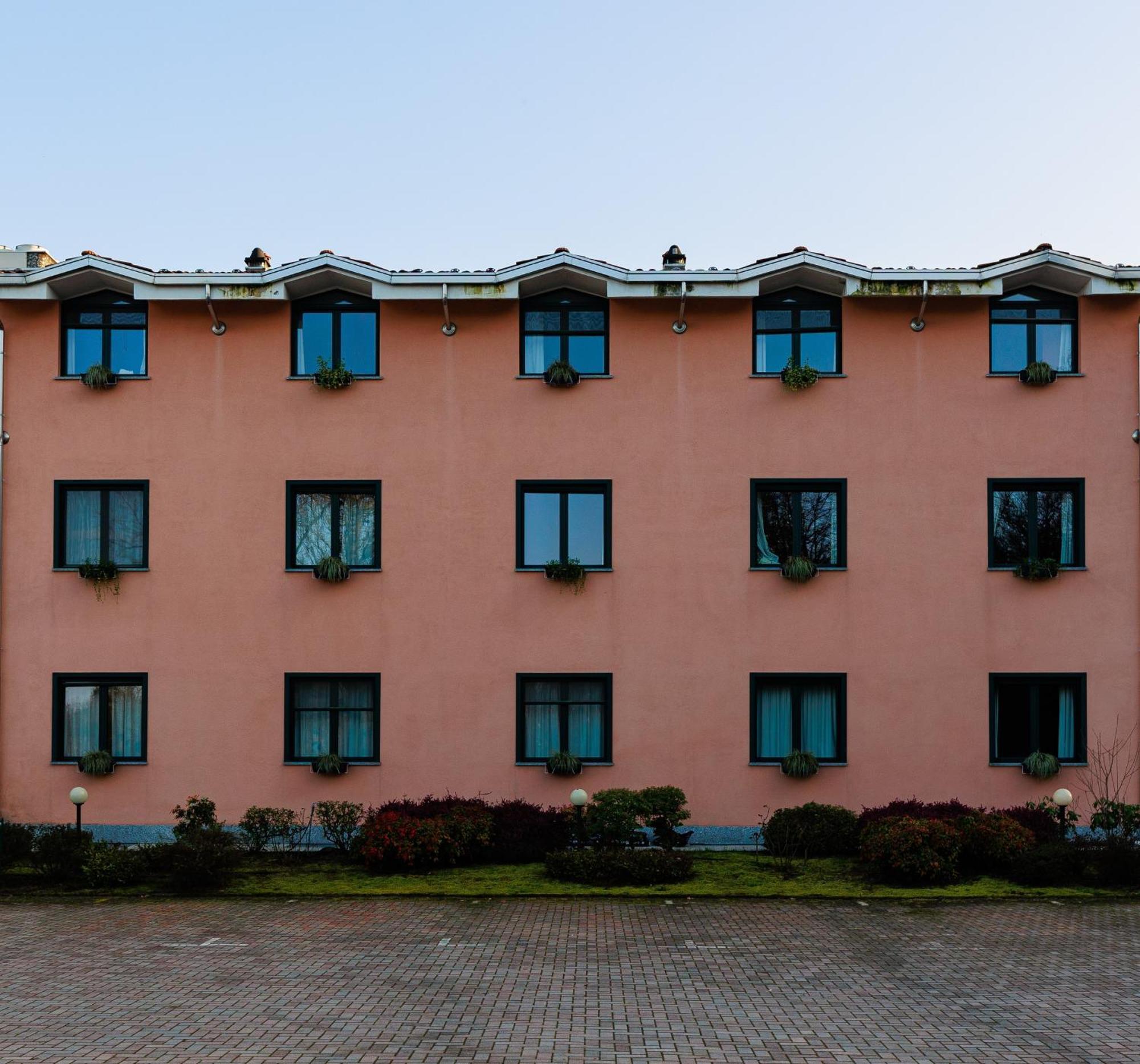 Hotel Villa Delle Rose - Malpensa Oleggio Esterno foto