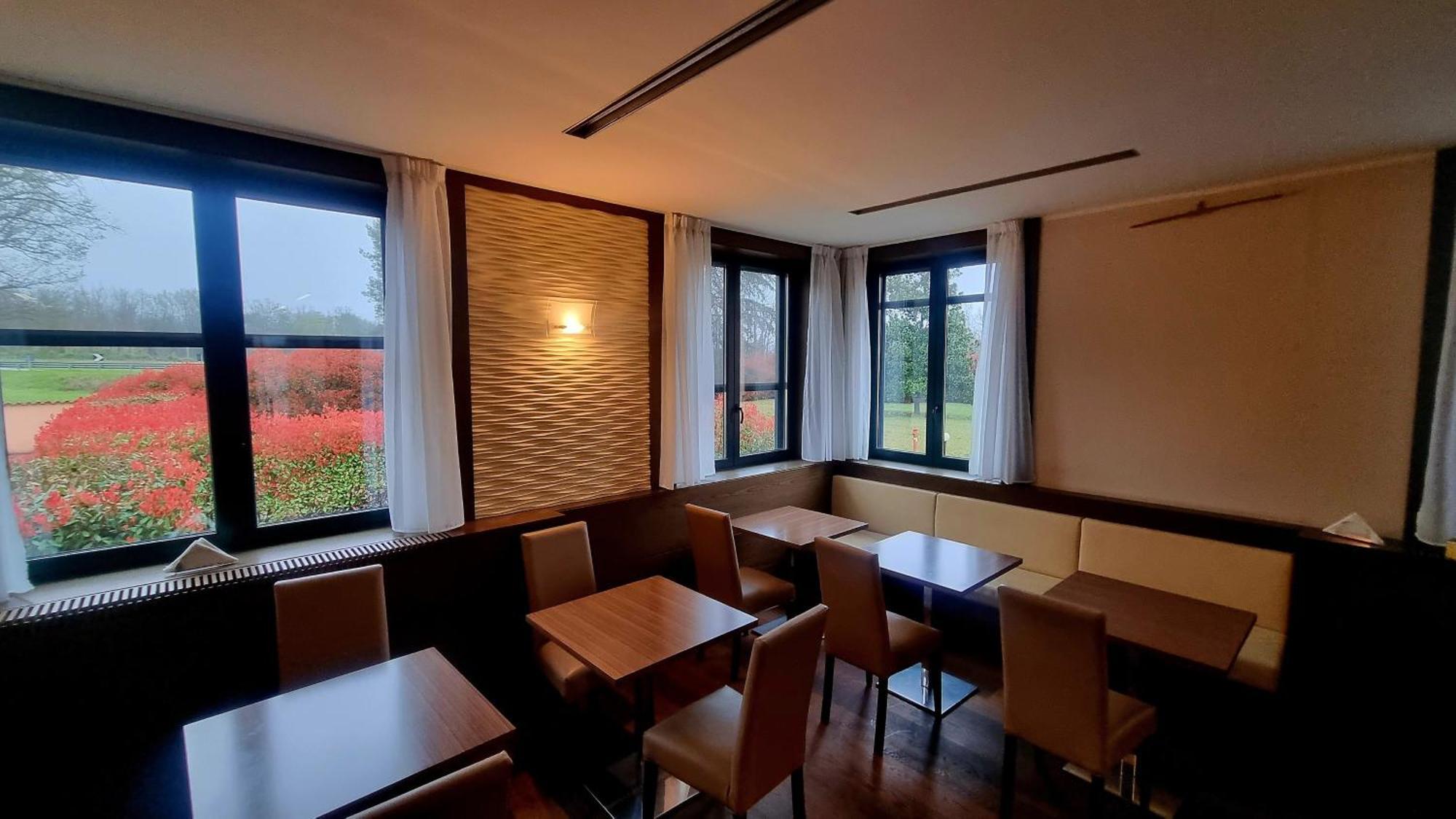 Hotel Villa Delle Rose - Malpensa Oleggio Esterno foto
