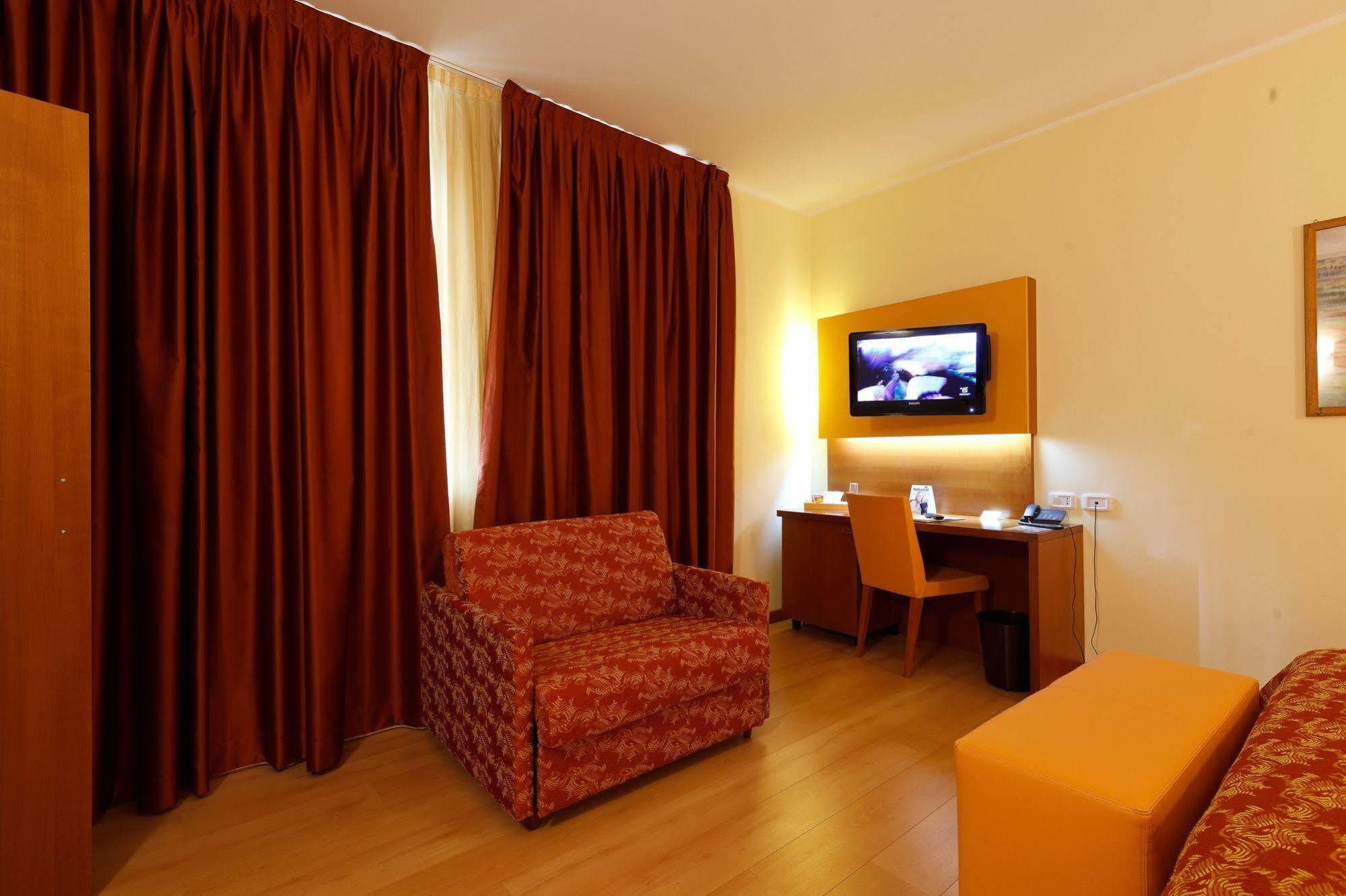 Hotel Villa Delle Rose - Malpensa Oleggio Esterno foto