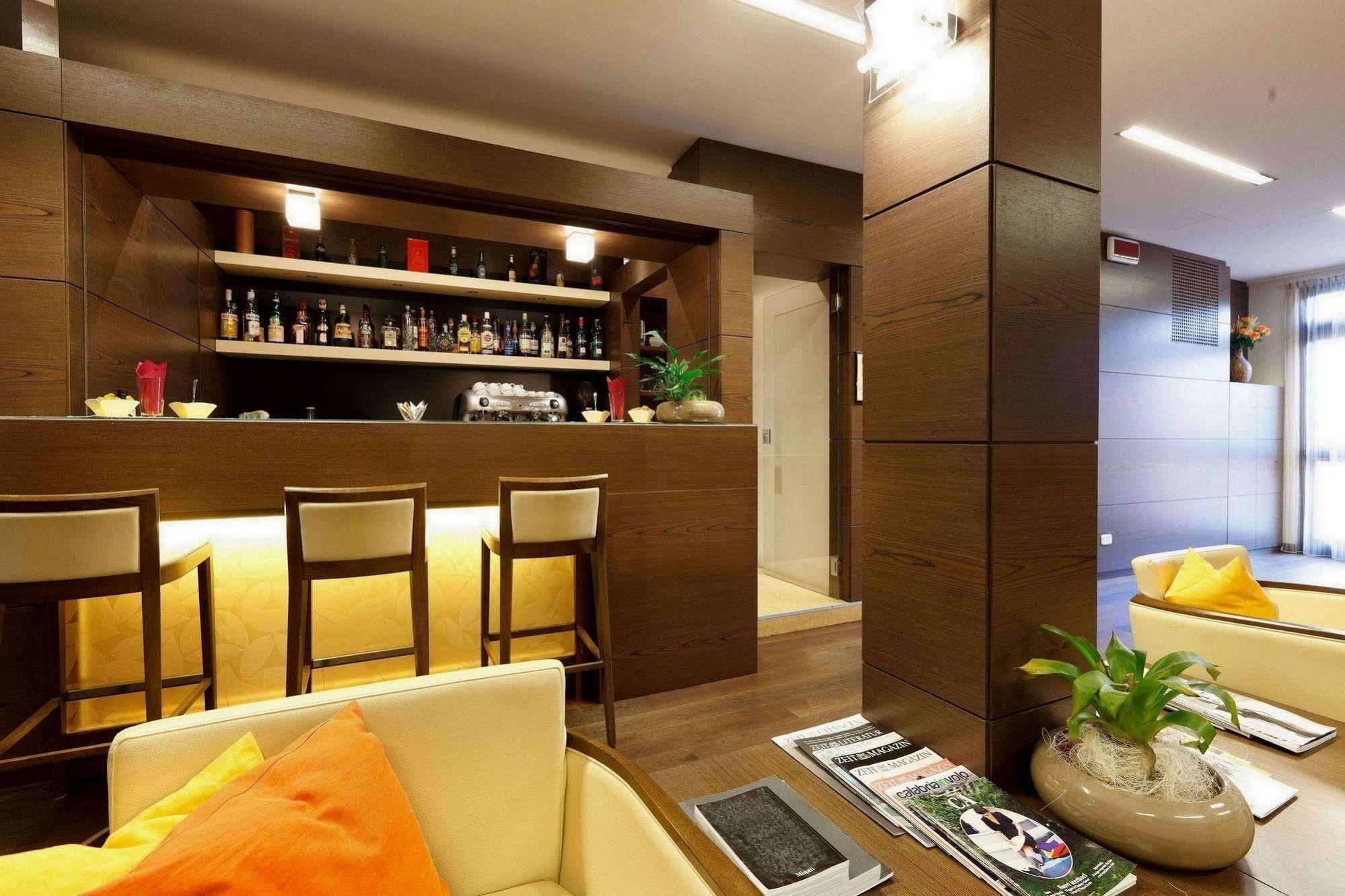 Hotel Villa Delle Rose - Malpensa Oleggio Esterno foto