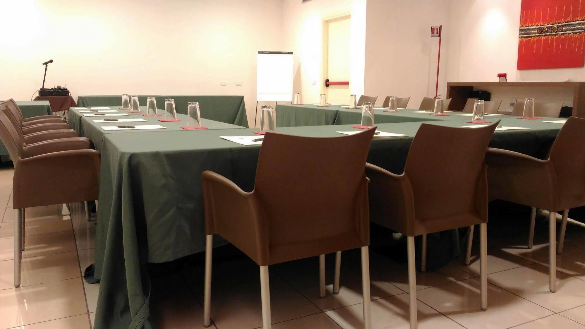 Hotel Villa Delle Rose - Malpensa Oleggio Esterno foto