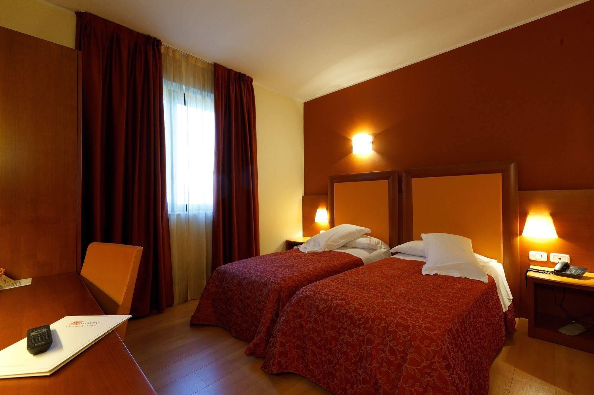 Hotel Villa Delle Rose - Malpensa Oleggio Esterno foto